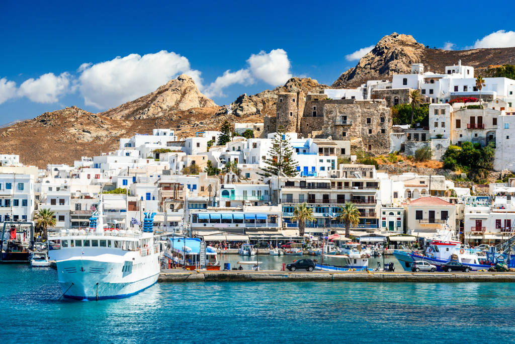5 Reasons You Should Visit Greece