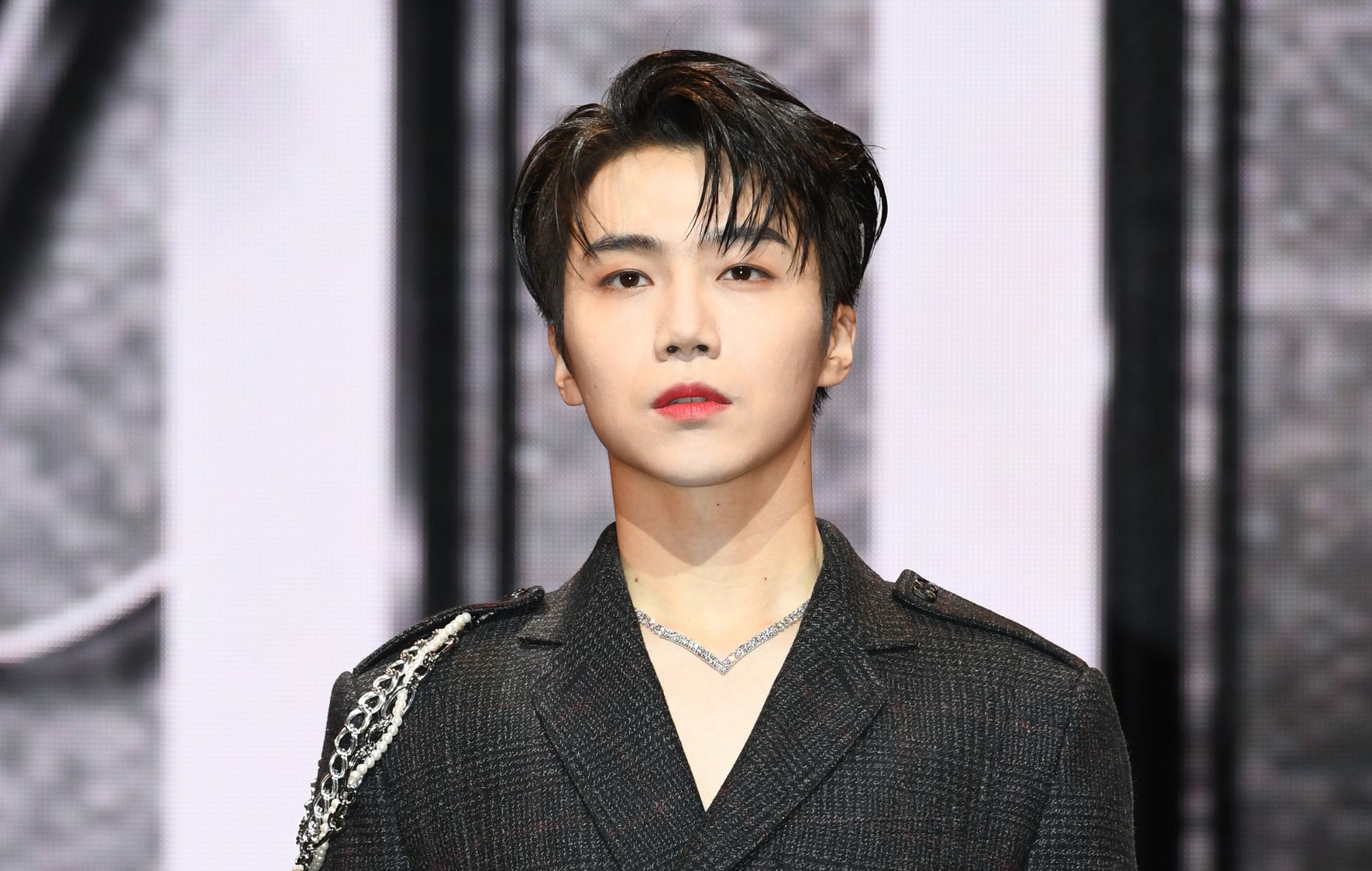 pentagon jinho leaves cube entertainment nine years contract expired