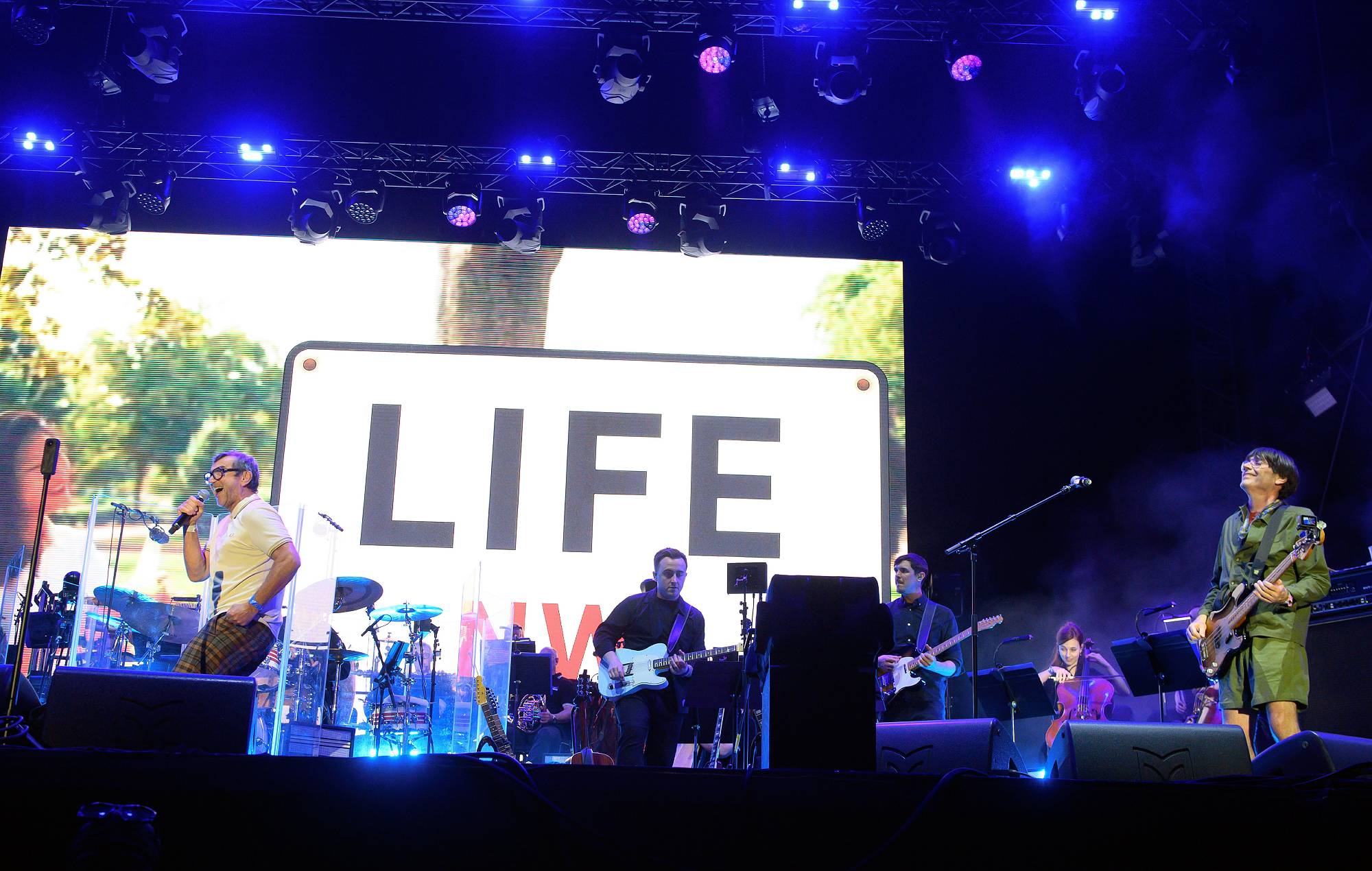 Phil Daniels and Alex James perform at the 2025 Big Feastival at James' Farm. Photo by Justin Goff Photos/Getty Images)