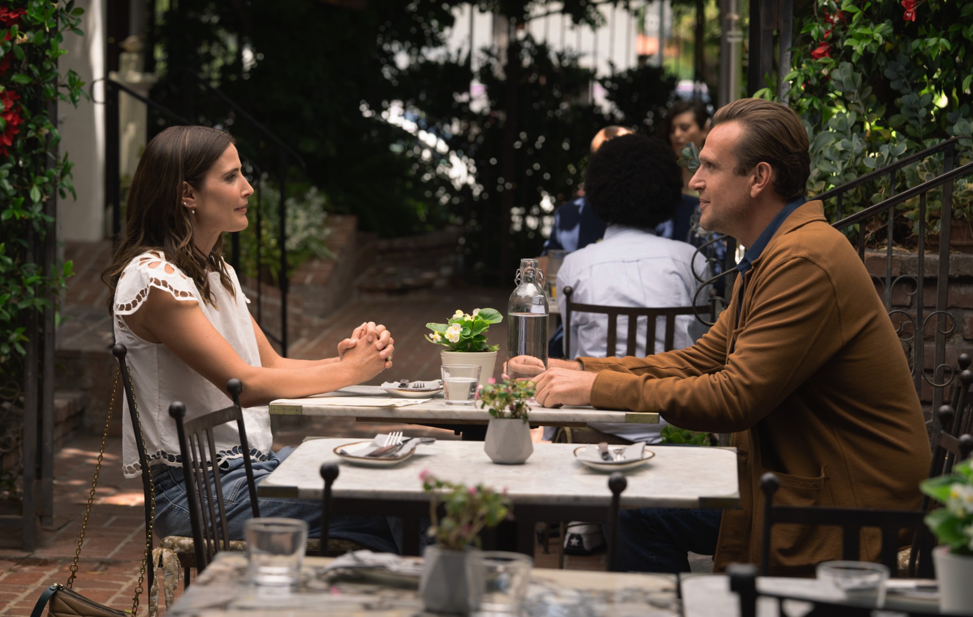 Cobie Smulders and Jason Segel in 'Shrinking' season 3