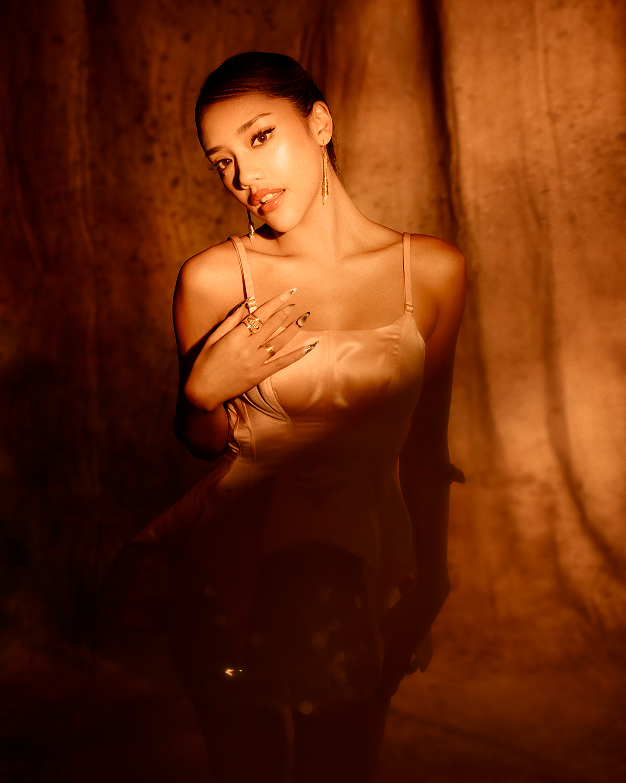 Baila of No Na, photo by Toshio Ohno