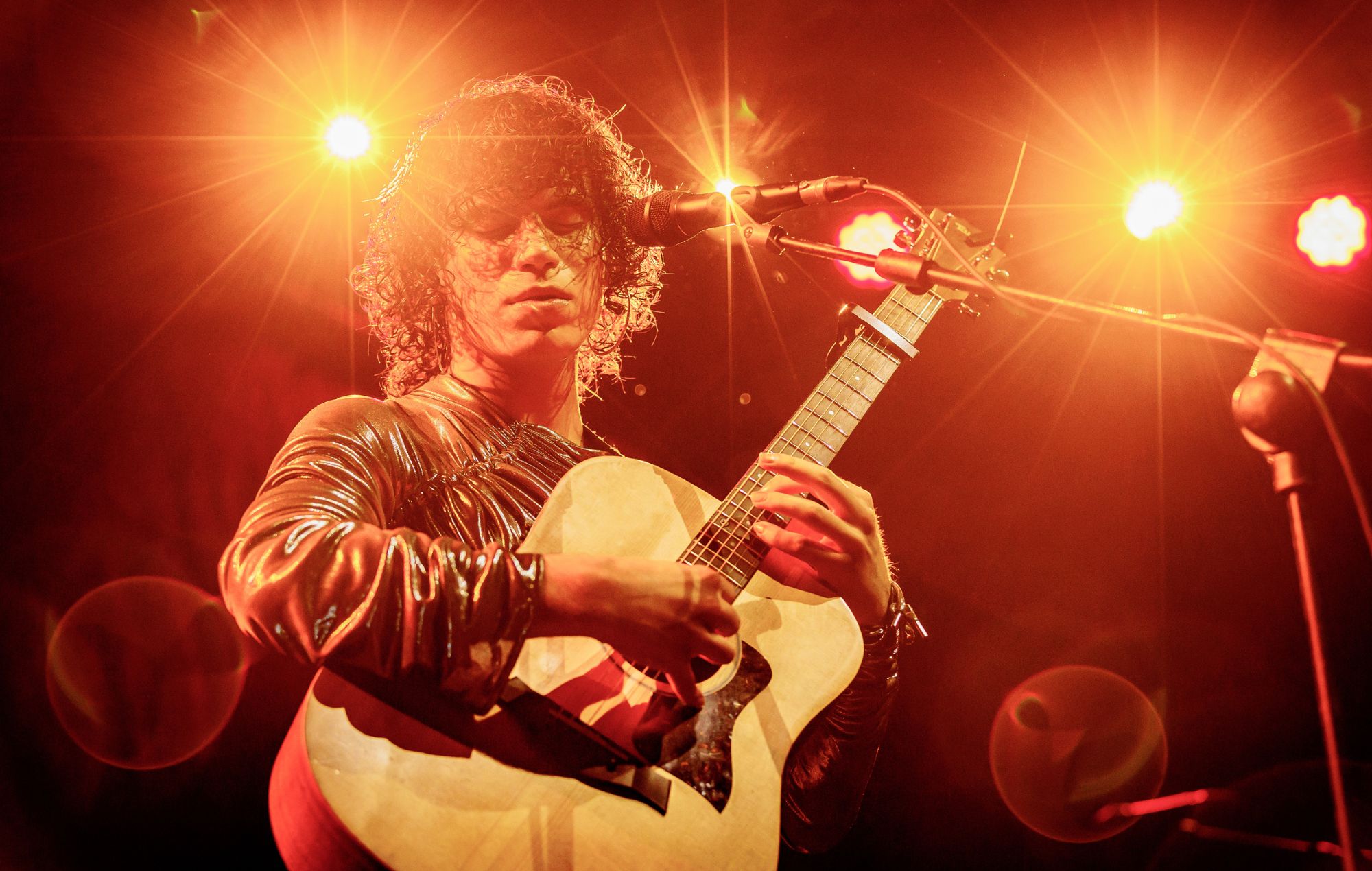 Jacob Alon performs live