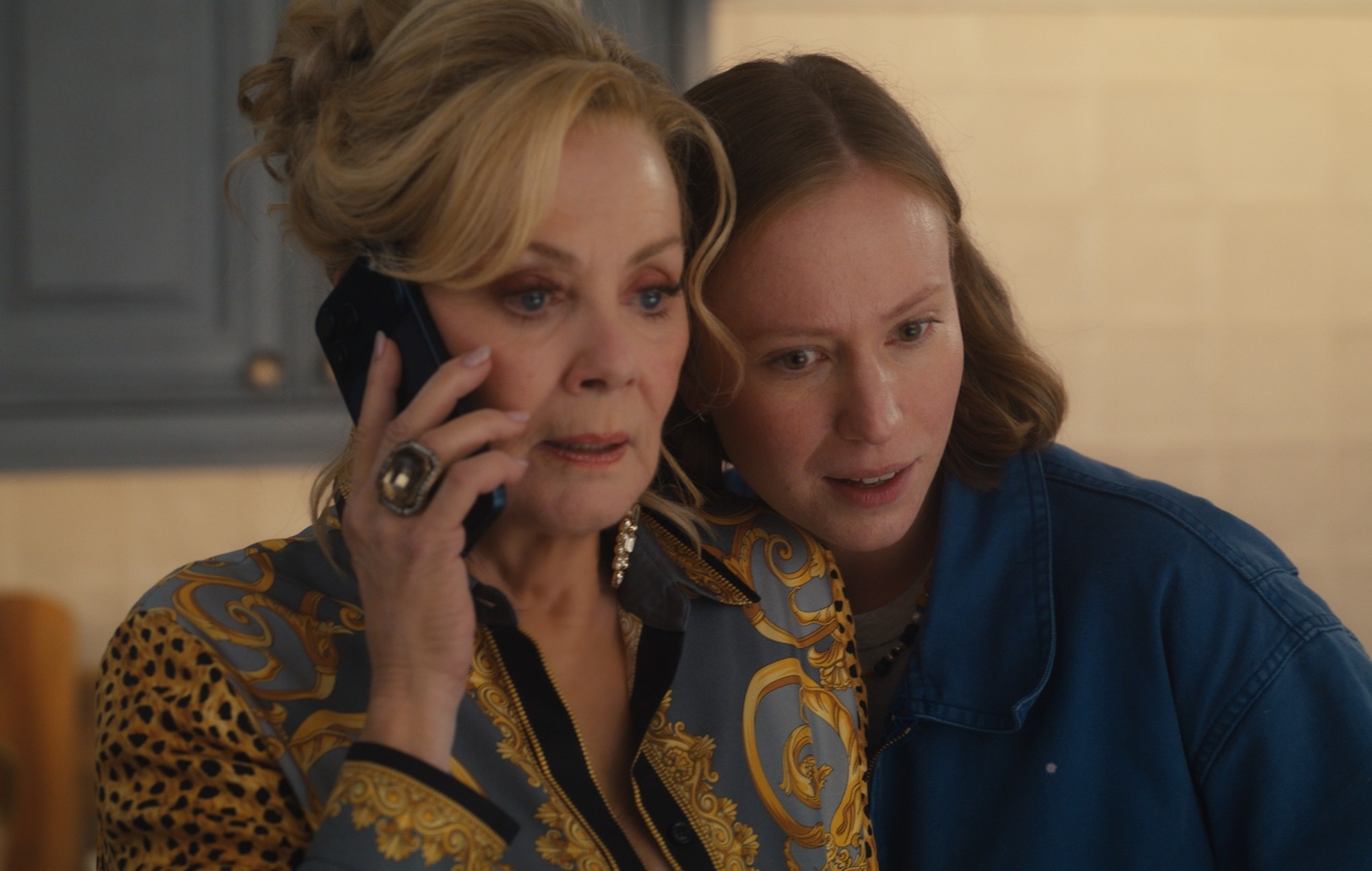 Jean Smart and Hannah Einbinder in Hacks