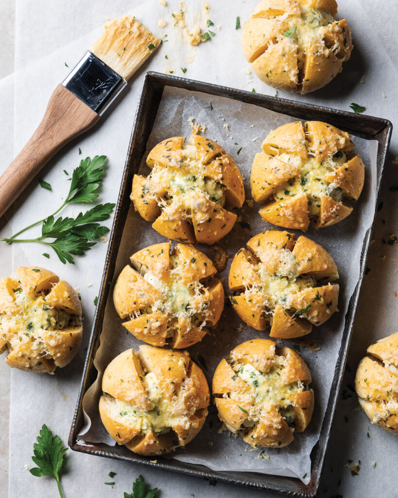 SAVORY GARLIC-HERB CHEESE BUNS
