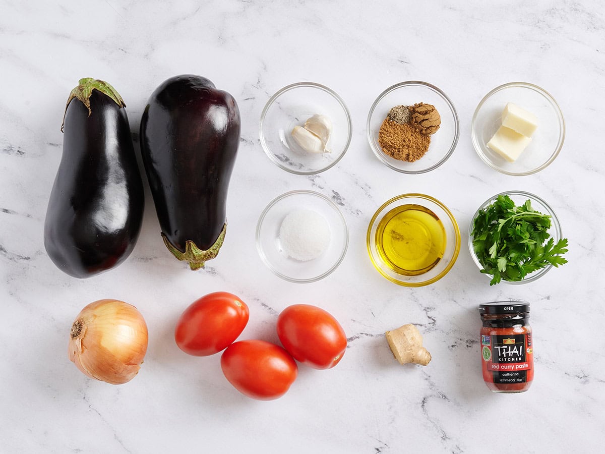 The ingredients to make eggplant curry.